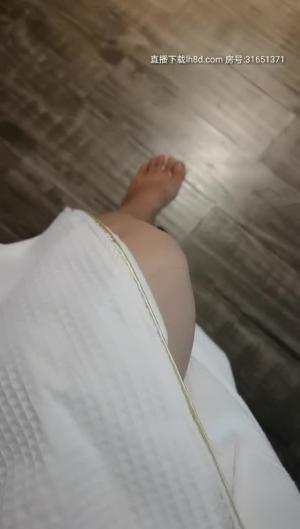 『酒店会所老顾客』约炮达人双飞两姐妹 激情4P换着干 操完一个接着操另一个 各种口交爆操
