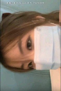 想做爸爸的小母狗萌妹和炮友啪啪，口交舔逼特写手指扣弄后入圆润大屁股
