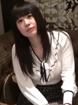 23岁黑发美女啪啪中出内射，小穴无毛1760400