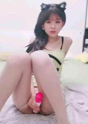 尤物米拉女神 女上M字腿极佳角度欣赏肉棒插入白虎美穴 激情潮吹喷射兄弟们营养跟不上了