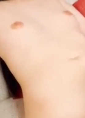 约会20岁粉嫩素人妹啪啪中出内射2971478