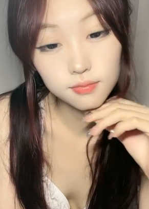 纯欲系天花板美少女！笑起来甜美！脱光光诱惑，贫乳小奶子，掰开微毛紧致小穴，扭动细腰诱人