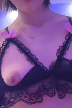 短发大眼美眉吃鸡啪啪 身材高挑 小贫乳 小穴粉嫩 上位全自动