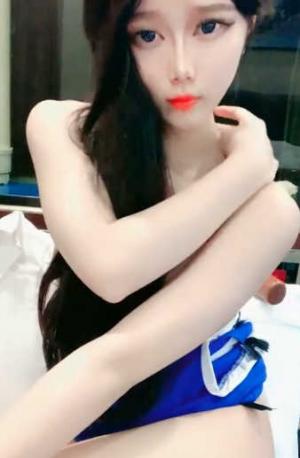 ❤️❤️空姐情趣制服网红美女！ 高颜值无毛粉穴，M腿跳蛋震穴，假屌磨蹭极度诱惑