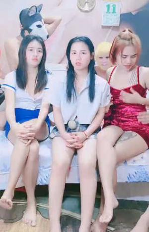 ❤️【大魔王】三位新女主B洞超小~个个喊疼受不了多人淫乱激情性爱与艺术的大碰撞！