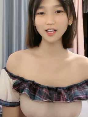 清纯系天花板美少女！小尺度诱惑！透视装奶子若隐若现，揉捏白嫩奶子