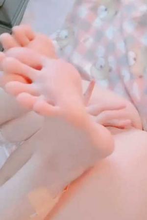 5小时合集 【不呆不萌不可爱】纯天然无杂质，馒头逼一线天自慰！