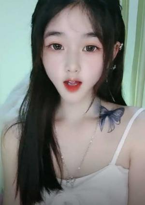 ❤️清纯系天花板！甜美妹妹！娇小身材扭腰摆臀，超会玩扣穴喷水，（喜欢本站就帮忙分享本站或本页面，感谢!）