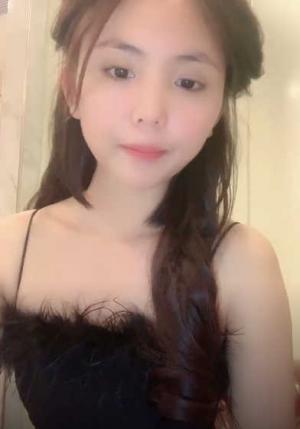 ❤️❤️文静乖巧漂亮妹妹！娇小身材非常耐操！主动坐在身上深插，躺在沙发上输出，扶腰后入爆操（分享本站就帮忙分享本站或本页面，感谢!）