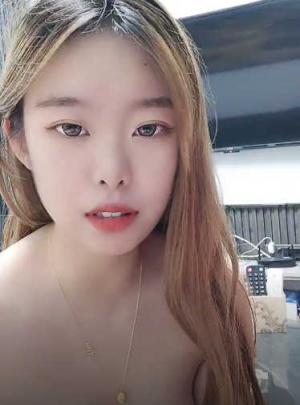 超级可爱内裤，高挑妹子，客厅热舞，鸡鸡小的可怜，口硬再说 女上位打桩起来