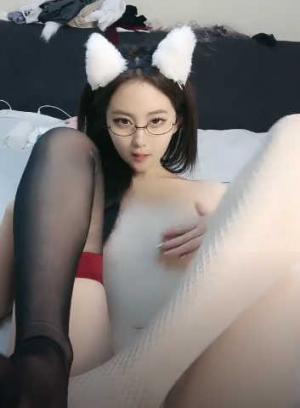 给力 推荐 极品尤物网红女神！5小时激情不断！骑脸大屌插嘴，磨蹭多毛骚逼，一下挺入抽插，假屌自慰极品嫩穴