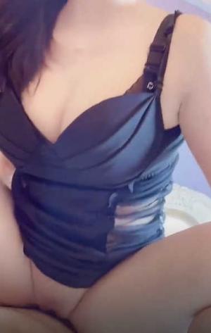 漂亮美眉 真的好大 好好吃 哎呦我的小骚逼 受不了了 上位无套骑乘 大奶子 白虎鲍鱼