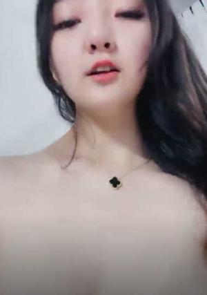嗲嗲妹妹！娇喘呻吟淫语骚话！揉捏微毛骚穴喊好爽，抓起屌一顿舔，各种姿势轮番爆操