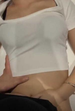 周末和美女同事民宿开房 先操嘴再干她的小嫩B