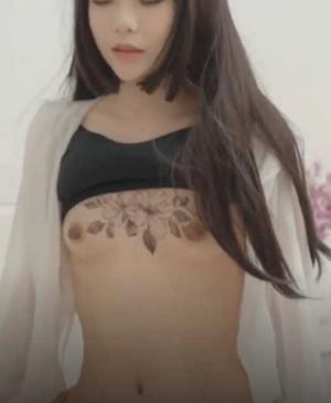 LY-028 美少女的肉欲直播间