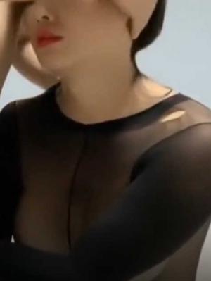 连体黑丝漂亮伪娘 我喜欢你的大鸡吧 想我吗 拔出肛塞被连操两次