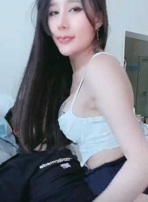 骚骚的少妇 伤害直接拉满，骚性淋漓尽致，近距离怼骚逼，舌吻好爽！