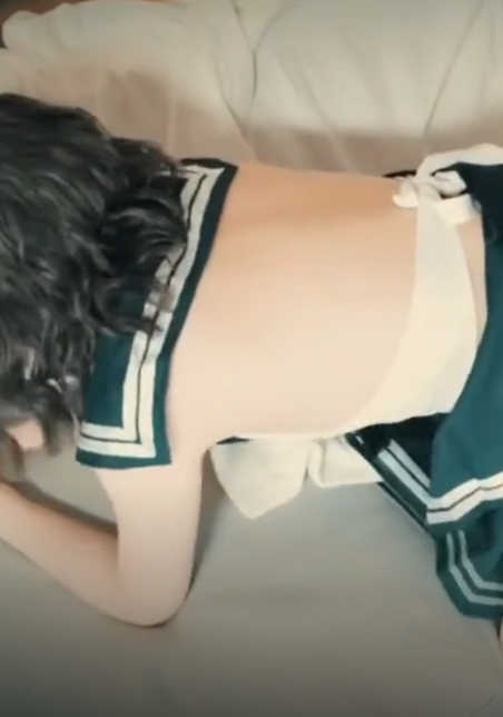 清新小可爱〖TopSweetBaby〗超反差眼镜娘学妹 JK制服表面看起来很乖巧可爱 少女胴体让人流口水
