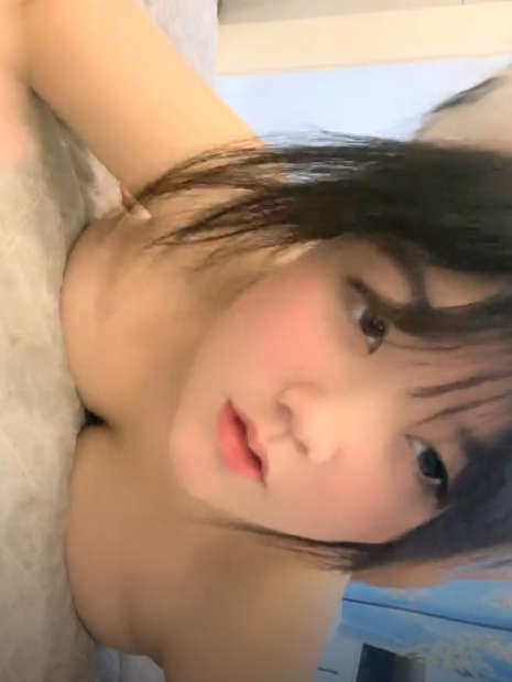 童颜巨乳新人嫩妹妹！肉感身材一脸呆萌！紧致嫩穴掰开特写，黑丝足交吃吊，大屁股后入猛顶，大奶子晃动