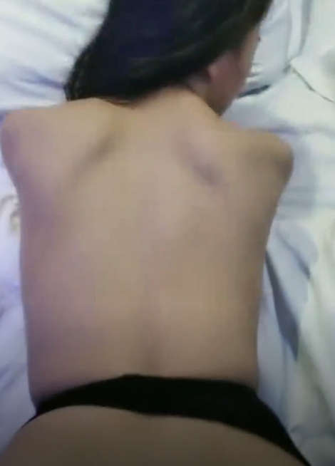 甜美饥渴美少妇酒店开好房 专门准备了伟哥给情人吃完大干一场