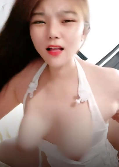 吊钟乳丰满坦克型小姐姐,身材肉肉的,翘着大屁股像母狗一样啪啪