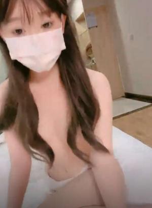 5小时合集 超级纯欲型甜美萝莉，天然白虎嫩逼，被连续操了一个小时，嫩逼都肿了！奶子很粉嫩，很温柔很乖巧，全程配合调教
