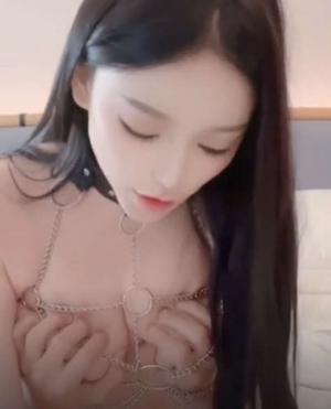 美少女 欲梦 榨汁姬嫩模性奴体质 链条情趣内衣凸显劲爆身材 爆艹鲜嫩白虎蜜穴 极度反差淫奴女神