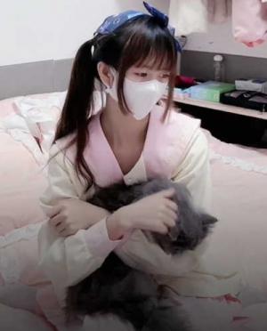 软软兔 幼稚园粉黄jk 来姨妈血自慰