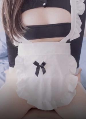 天花板级清纯白虎女神【米胡桃】可爱美乳女仆主动上位骑乘，娇嫩白虎美穴被大屌无情贯穿，外表纯洁可爱私下超淫荡