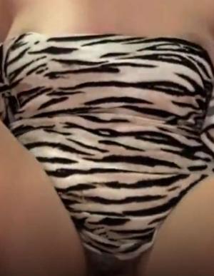 剧情 趁着老爸外出竟对妈妈下了毒手无套内射