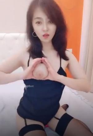 24小时超级长合集（当直播瞎看吧）颜值少妇【邱小姐】第四弹，超骚御姐，美乳诱惑，大长腿，啪啪道具自慰