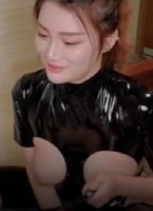「Nicolove」皮衣皮裤高跟鞋 这样的女神你能坚持多久
