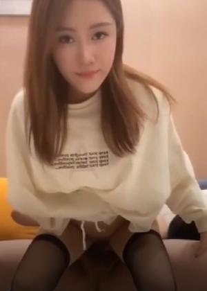极品御姐各式制服性爱狂欢 尽情展示她的淫荡魅力