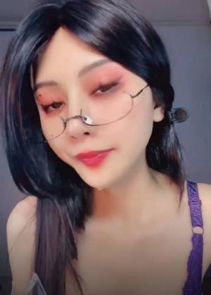 极品舔屏阿黑颜女神【蘸点蜜桃酱】 1