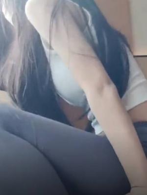 嫩妹【芋泥啵啵】瑜伽狂插_骚啵啵跪地深喉_多姿势无套抽插_内射高潮抽搐
