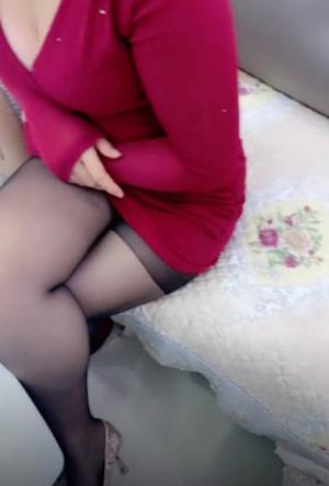 剧情演绎：勾引红衣小少妇激情不断，直接推倒无套一顿疯狂猛操!