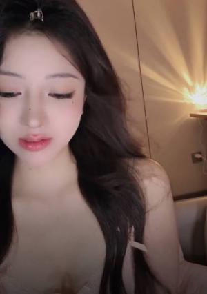 超哇塞女神！【桃枝】风骚撩人~臂粗大鸡巴插逼 (2)