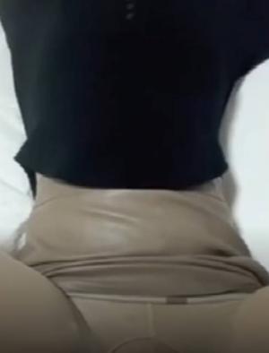 大神酒店露脸约炮熟女人妻 白虎骚B干出白浆