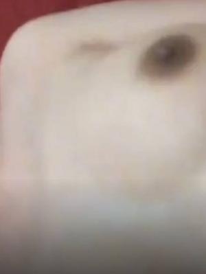 巨乳少妇 看样子很爽高潮了