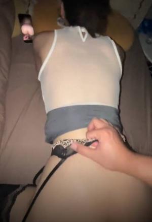 大神酒店约炮极品少妇 换上情趣黑丝一通猛操BB干出白浆了