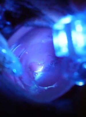 约会高颜值素人美女妹子，洗澡后穿上粉色jk制服口交啪啪，大量中出，看逼逼内特写