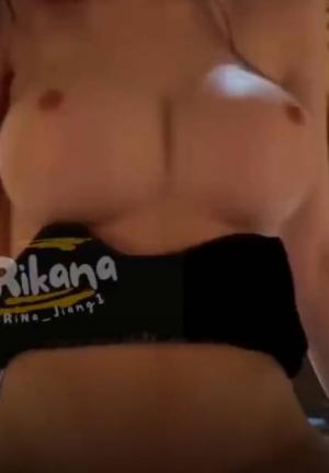 美乳嫩穴女神沈** 粉丝约会宅男小胖吃完火锅酒店开房床上搞完浴室大战