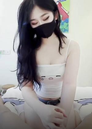 萌仔儿 酒吧陪酒的漂亮姐姐 被大肉棒操到小穴合不拢 浓浓的精液全射在了深处