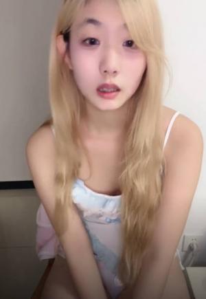 【失绵小羊】可爱甜美邻家嫩妹口活一流无套后入蜜桃臀内射小肥鲍5