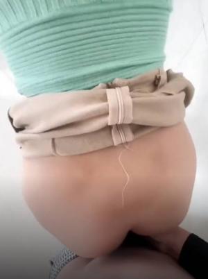 剧情 淫骚小姨子厨房色诱身穿黑丝足交挑逗被撕开黑丝暴操至白浆横流！