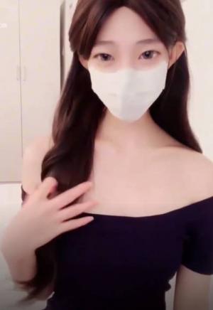 尤物萝莉小念【白瘦幼身材的天花板】这极品身材，有完具酱的感觉，虽然瘦 但前凸后翘，白浆也很多