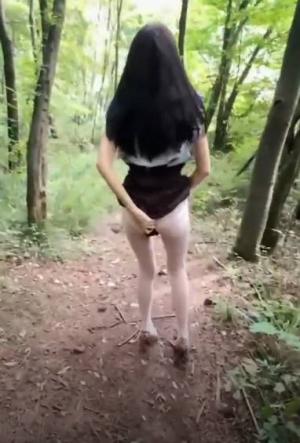 剧情 小姨子逼里夹跳蛋爬山姐夫后入猛插蜜穴淫水横流打飞机射小姨子满满一嘴！