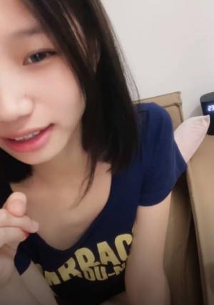 【性感野猫】极品身材 逼毛又长又黑很性感小穴粉嫩 无套啪啪 舔蛋吃鸡 插菊 秒射 1