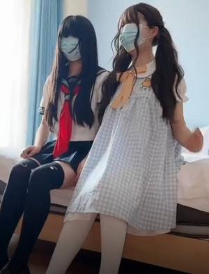 大神 韦小宝 无套双飞JK萝莉高中生 两少女一起争着吃鸡巴 肉棒操一个手玩一个 轮番抽插太享受了