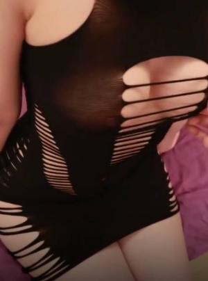 SSRpeach 极品黑丝臀后Ellie 神仙级亚洲肥臀 摇到你狂射 根本顶不住 谁能忍住不冲